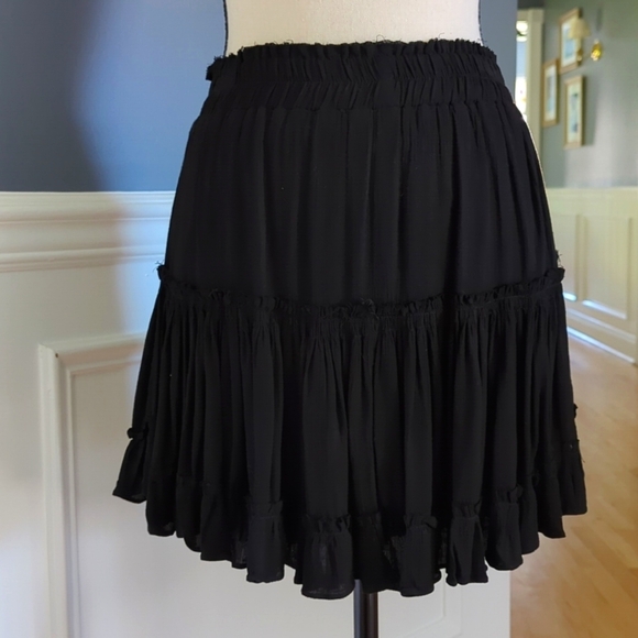 NWT Juniper Blu Black Tiered Ruffle Mini Skirt - Size S - Picture 2 of 11